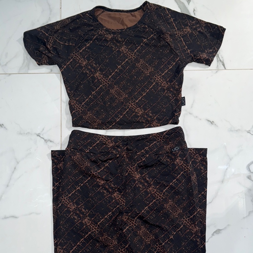 Chic Black And Brown Patterned Set - image 1